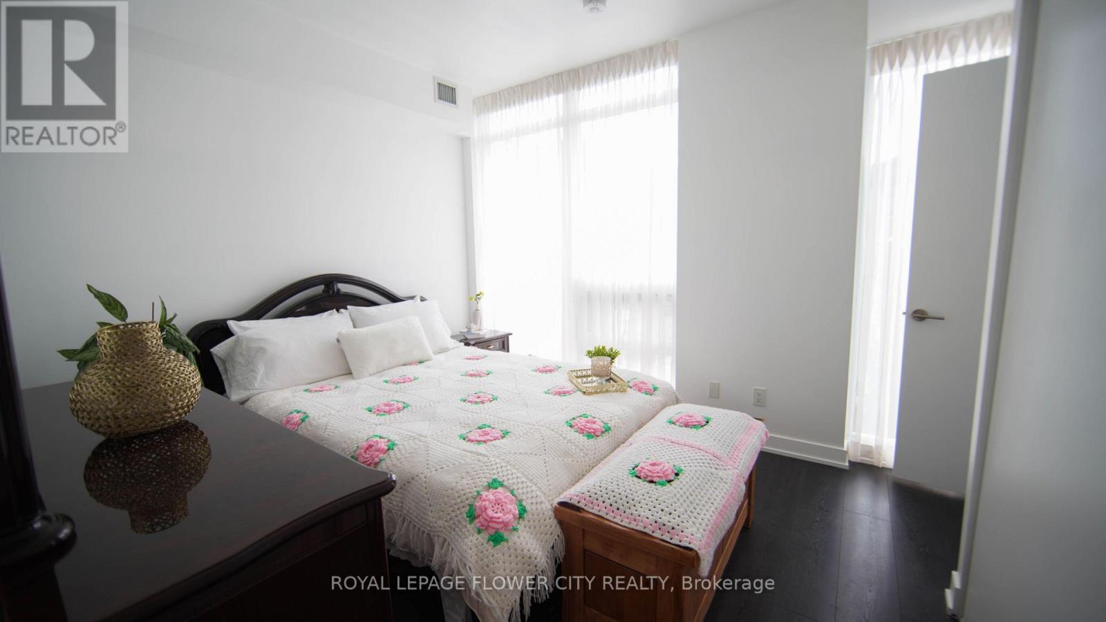 203 - 180 Veterans Drive, Brampton, Ontario  L7A 5G7 - Photo 10 - W12416373