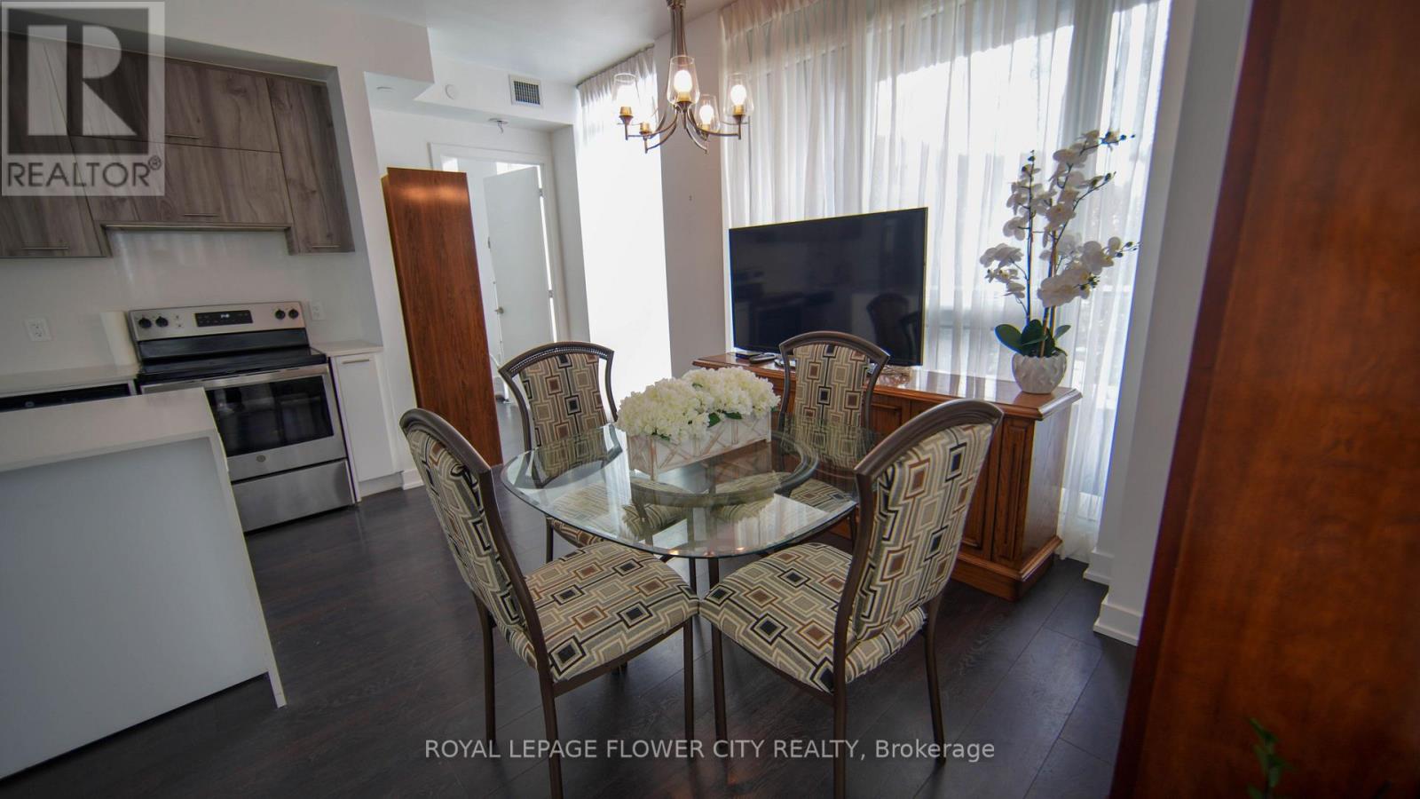 203 - 180 Veterans Drive, Brampton, Ontario  L7A 5G7 - Photo 4 - W12416373