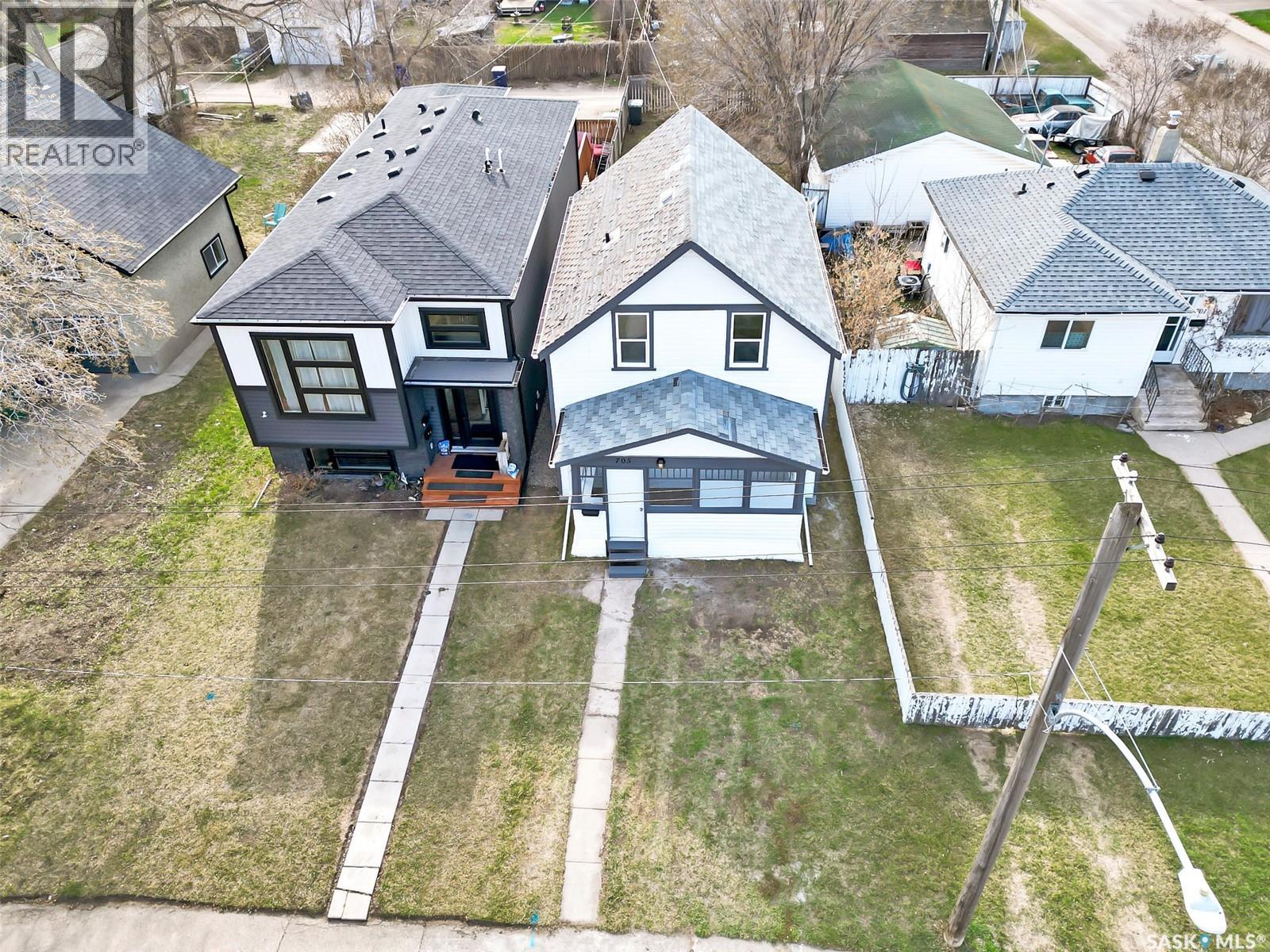 705 L Avenue S, Saskatoon, Saskatchewan  S7M 2H8 - Photo 31 - SK004498