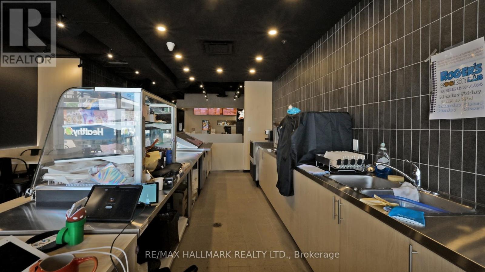 2nd Fl - 329 Yonge Street, Toronto, Ontario  M5B 1R7 - Photo 10 - C12414743