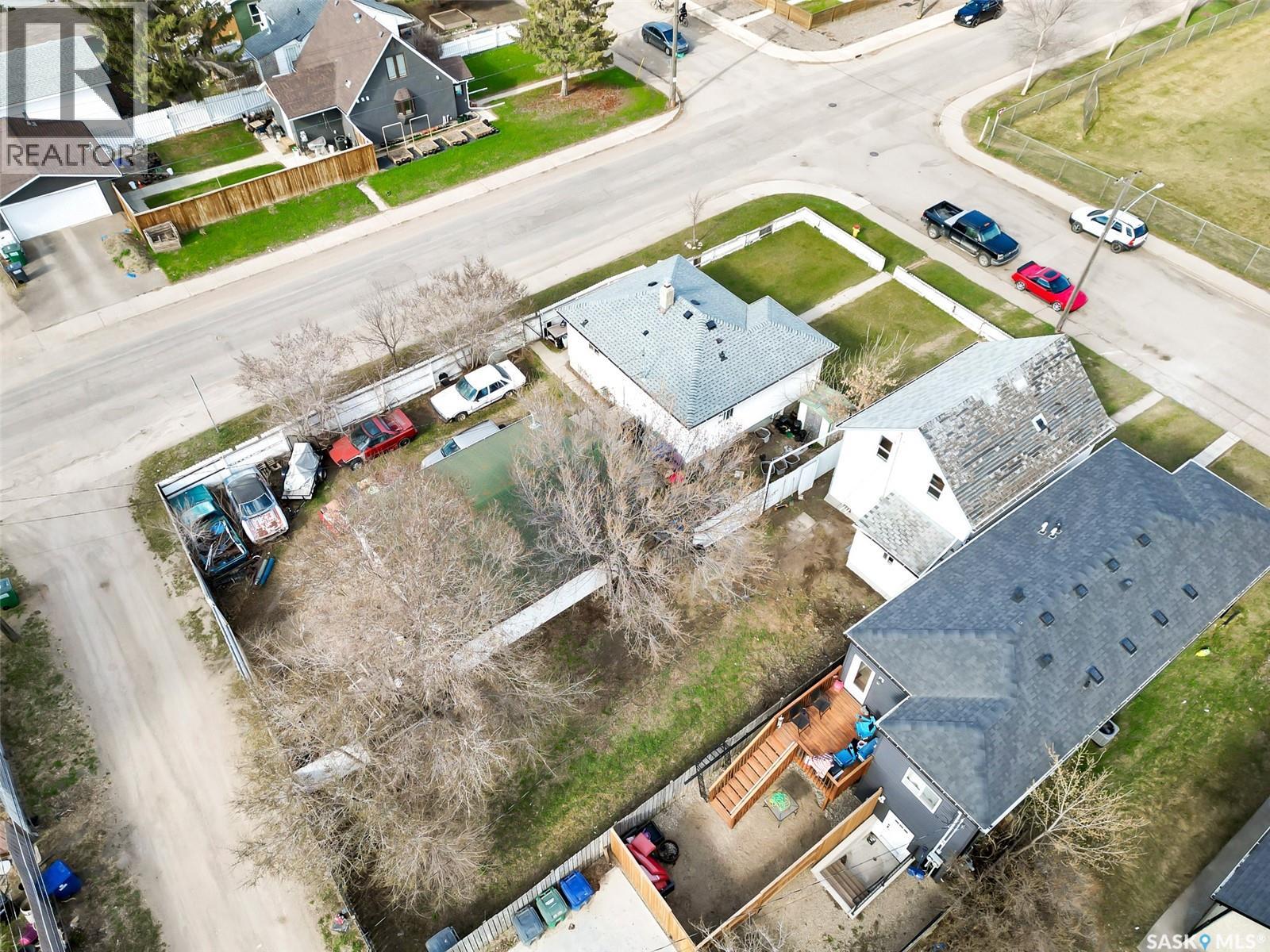 705 L Avenue S, Saskatoon, Saskatchewan  S7M 2H8 - Photo 33 - SK004498