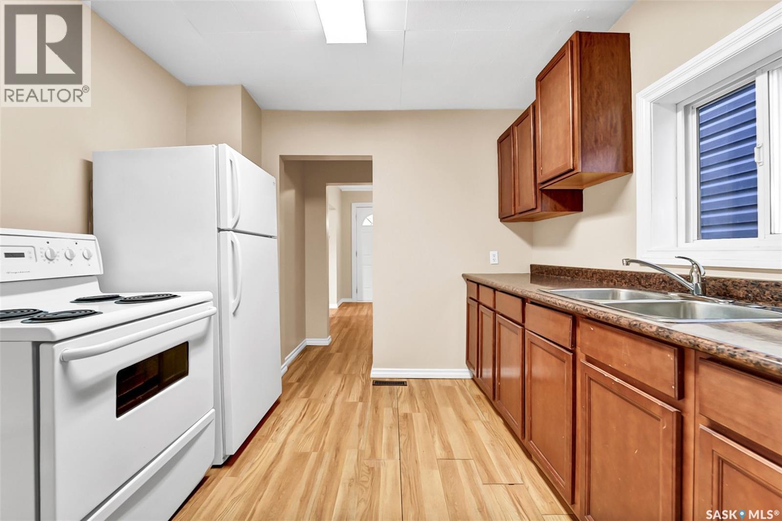705 L Avenue S, Saskatoon, Saskatchewan  S7M 2H8 - Photo 16 - SK004498