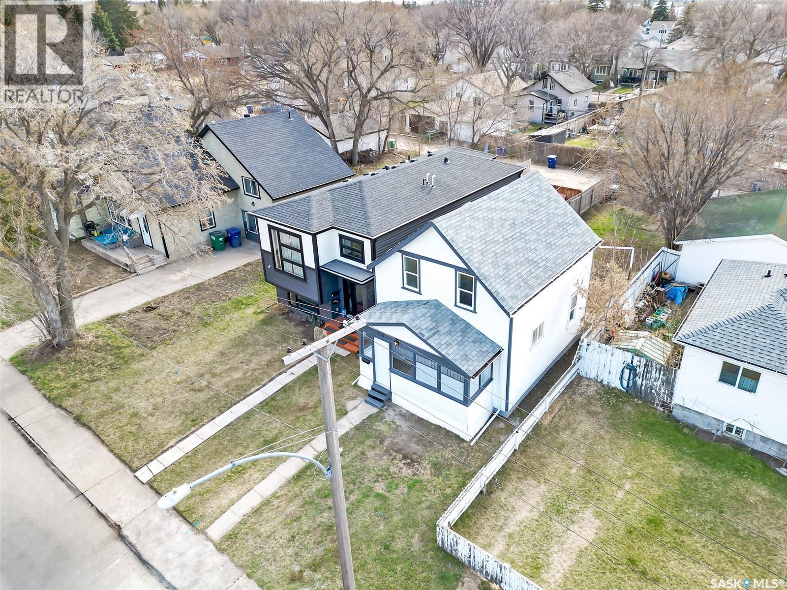 705 L Avenue S, Saskatoon, Saskatchewan  S7M 2H8 - Photo 32 - SK004498