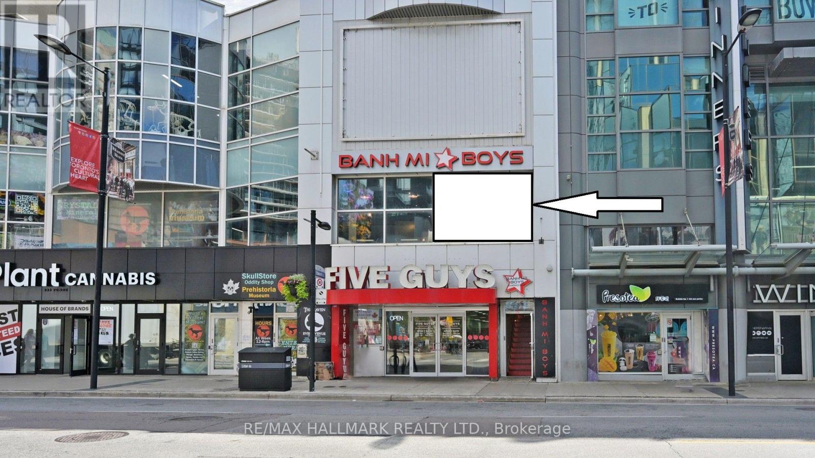 2ND FL - 329 YONGE STREET, Toronto, Ontario