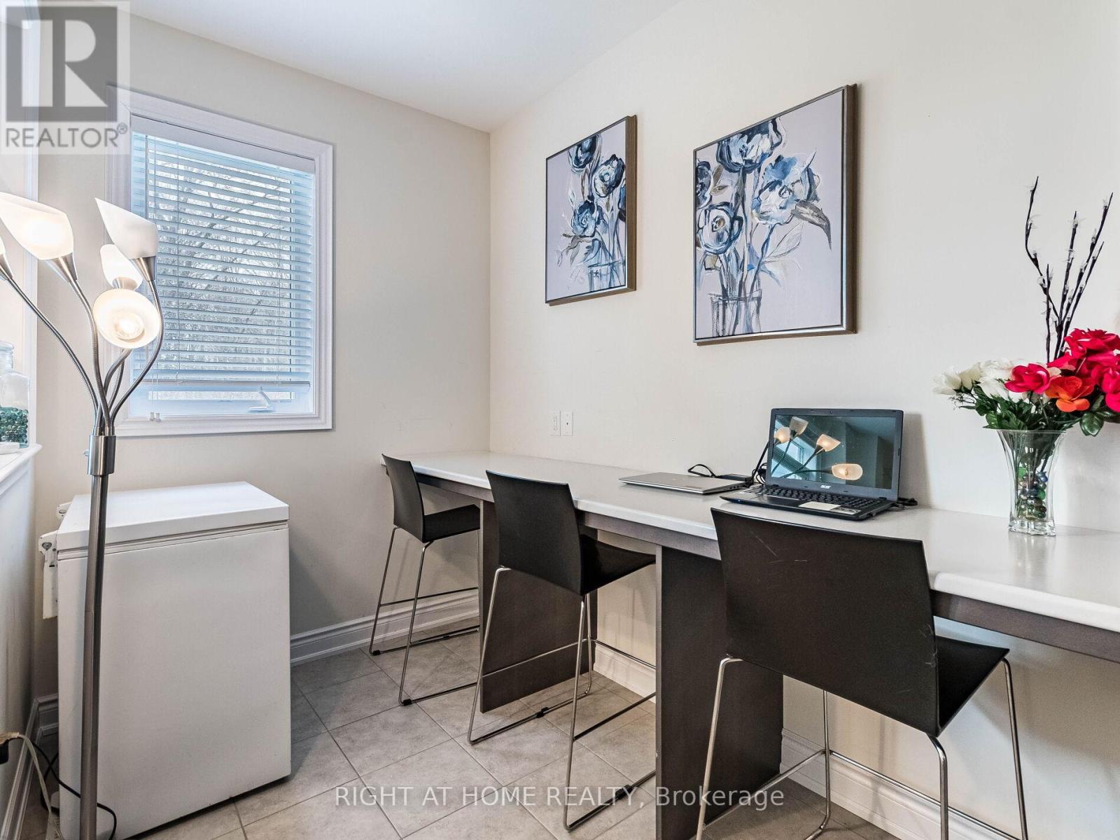 8779 Chickory Trail, Niagara Falls, Ontario  L2H 3S4 - Photo 16 - X12416370