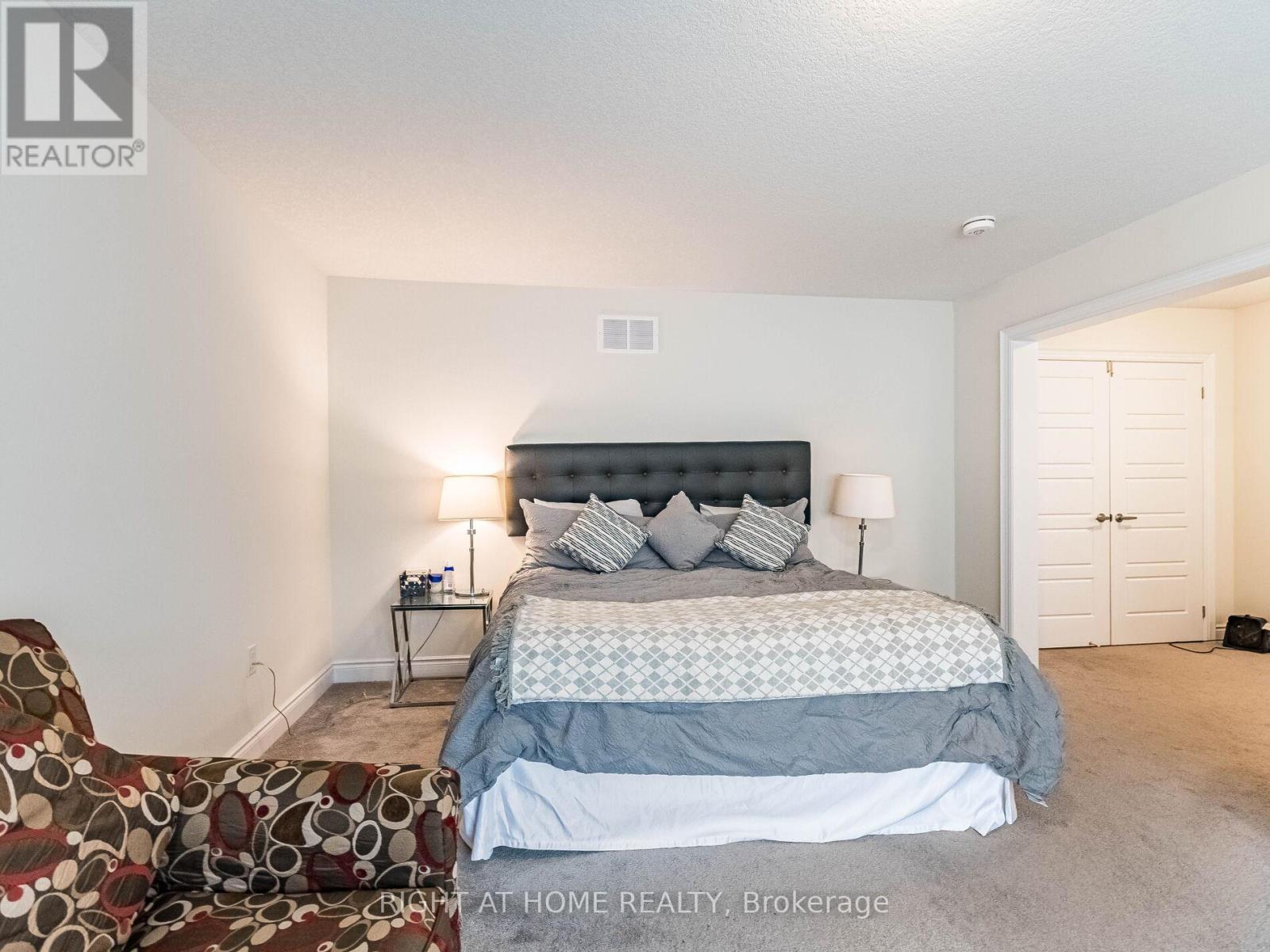 8779 Chickory Trail, Niagara Falls, Ontario  L2H 3S4 - Photo 20 - X12416370
