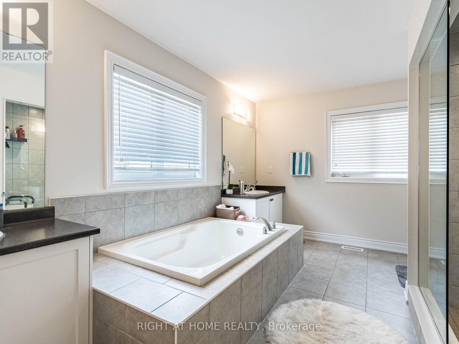 8779 Chickory Trail, Niagara Falls, Ontario  L2H 3S4 - Photo 26 - X12416370