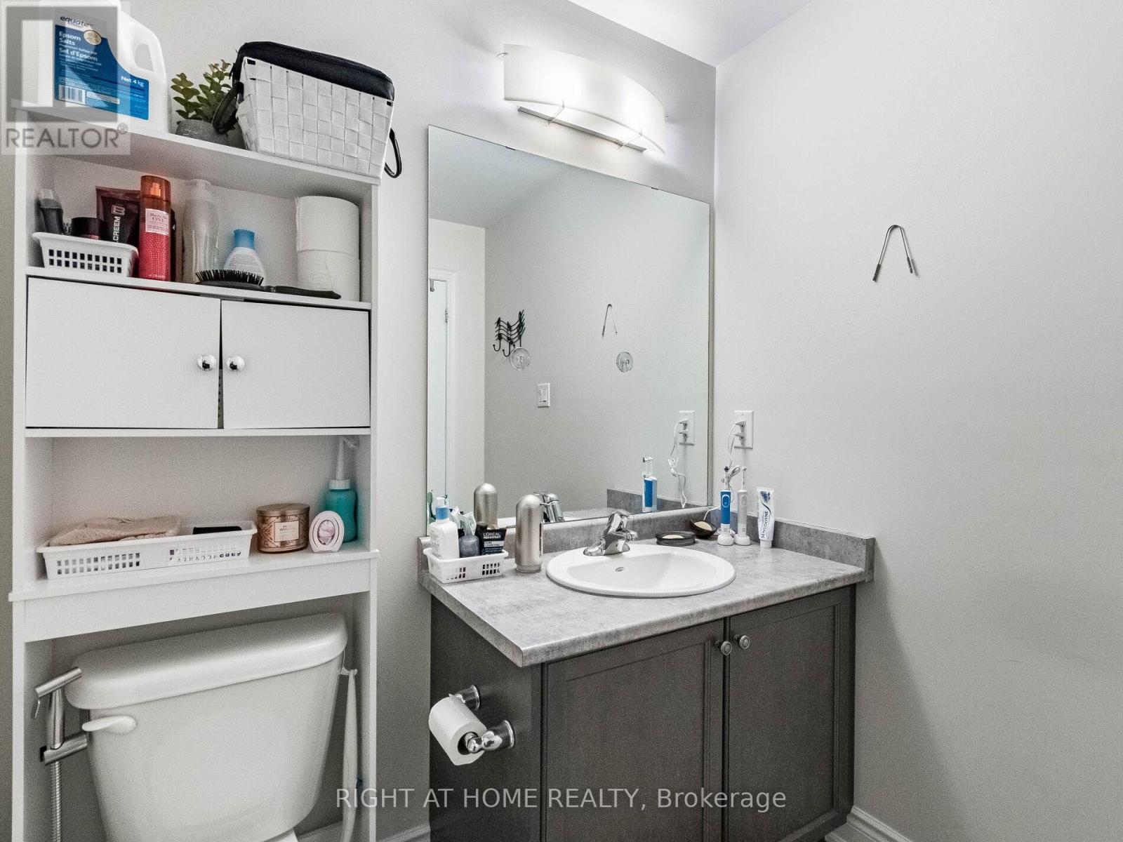 8779 Chickory Trail, Niagara Falls, Ontario  L2H 3S4 - Photo 32 - X12416370