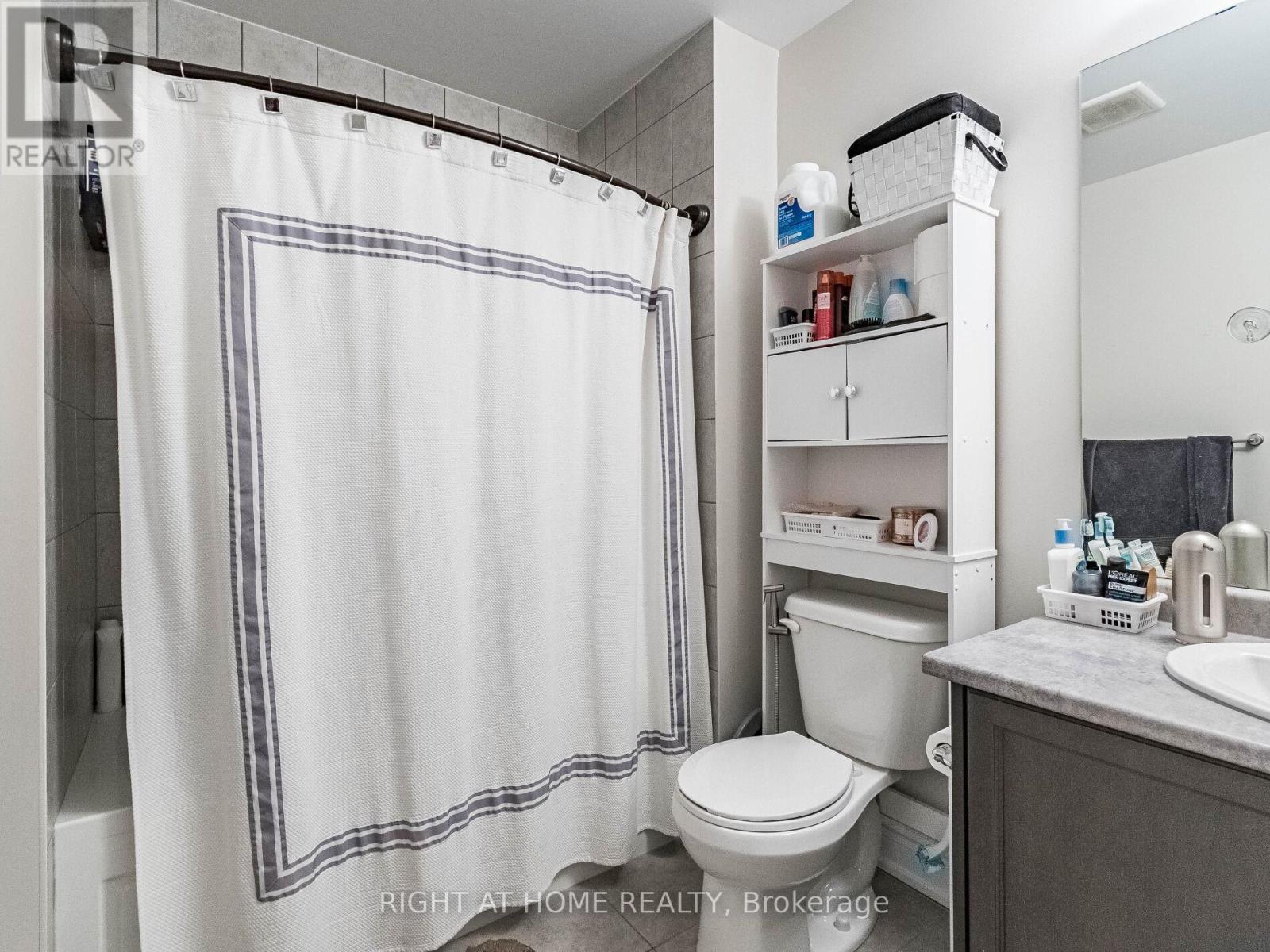 8779 Chickory Trail, Niagara Falls, Ontario  L2H 3S4 - Photo 33 - X12416370
