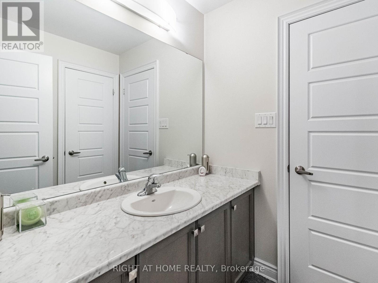 8779 Chickory Trail, Niagara Falls, Ontario  L2H 3S4 - Photo 41 - X12416370