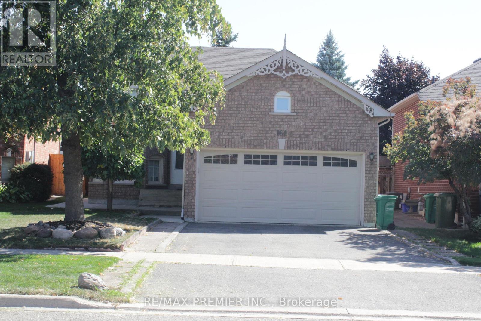 164 Royal Valley Drive, Caledon, Ontario  L7C 1B7 - Photo 3 - W12407846