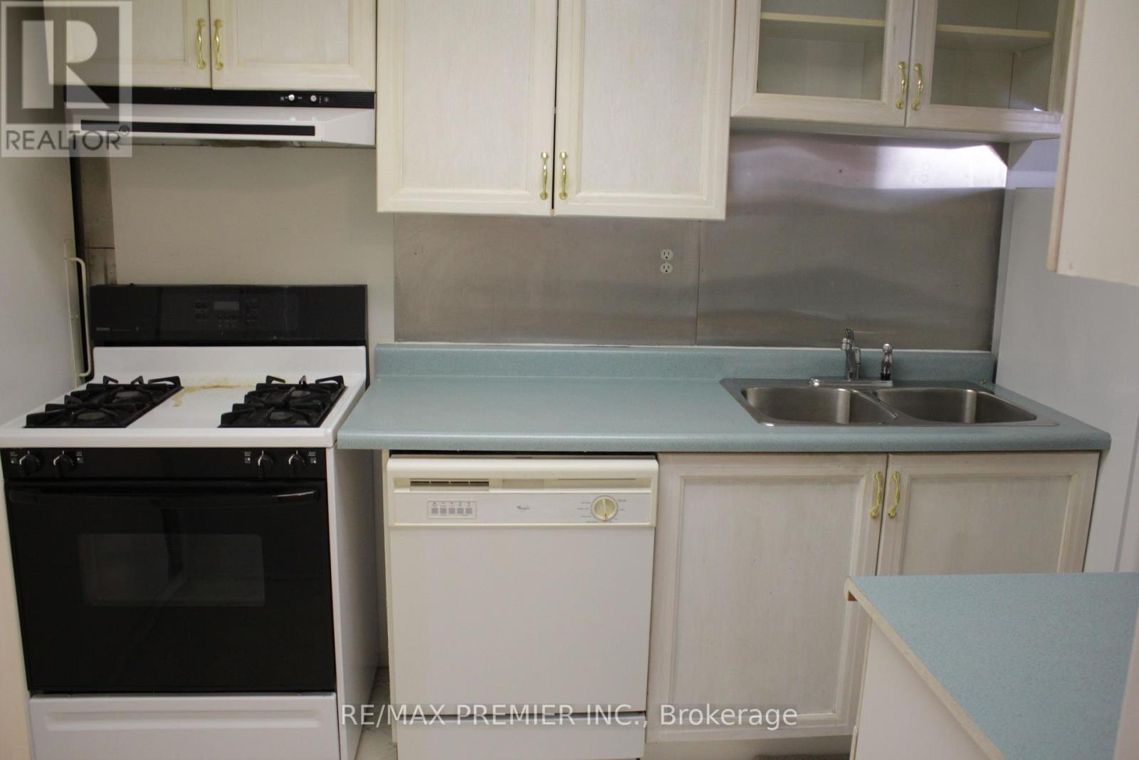 164 Royal Valley Drive, Caledon, Ontario  L7C 1B7 - Photo 23 - W12413414