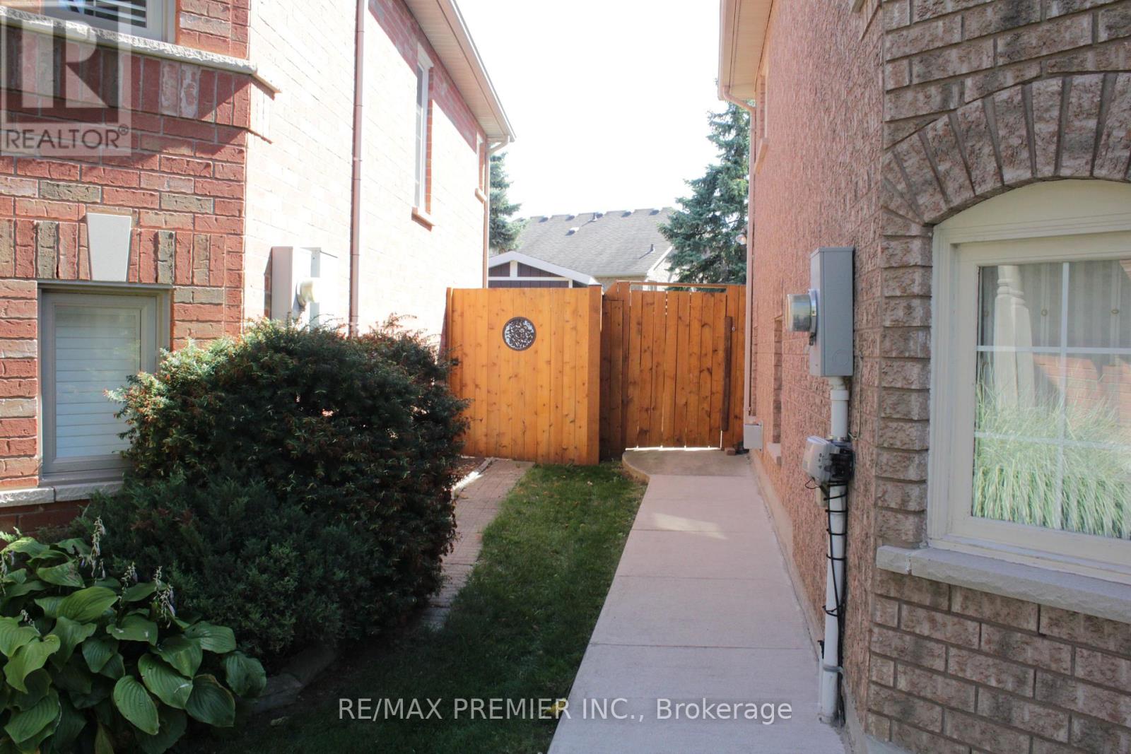 164 Royal Valley Drive, Caledon, Ontario  L7C 1B7 - Photo 25 - W12413414