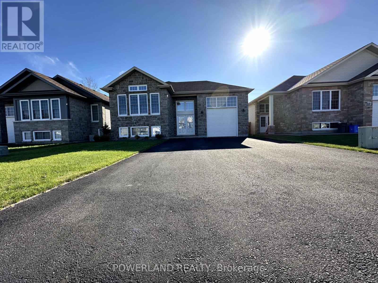 21 Brookland Drive, North Bay, Ontario  P1A 0A1 - Photo 2 - X12379496
