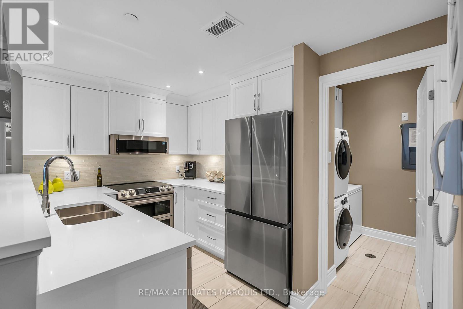 403 - 321 Water Street W, Cornwall, Ontario  K6J 1A5 - Photo 8 - X12415987