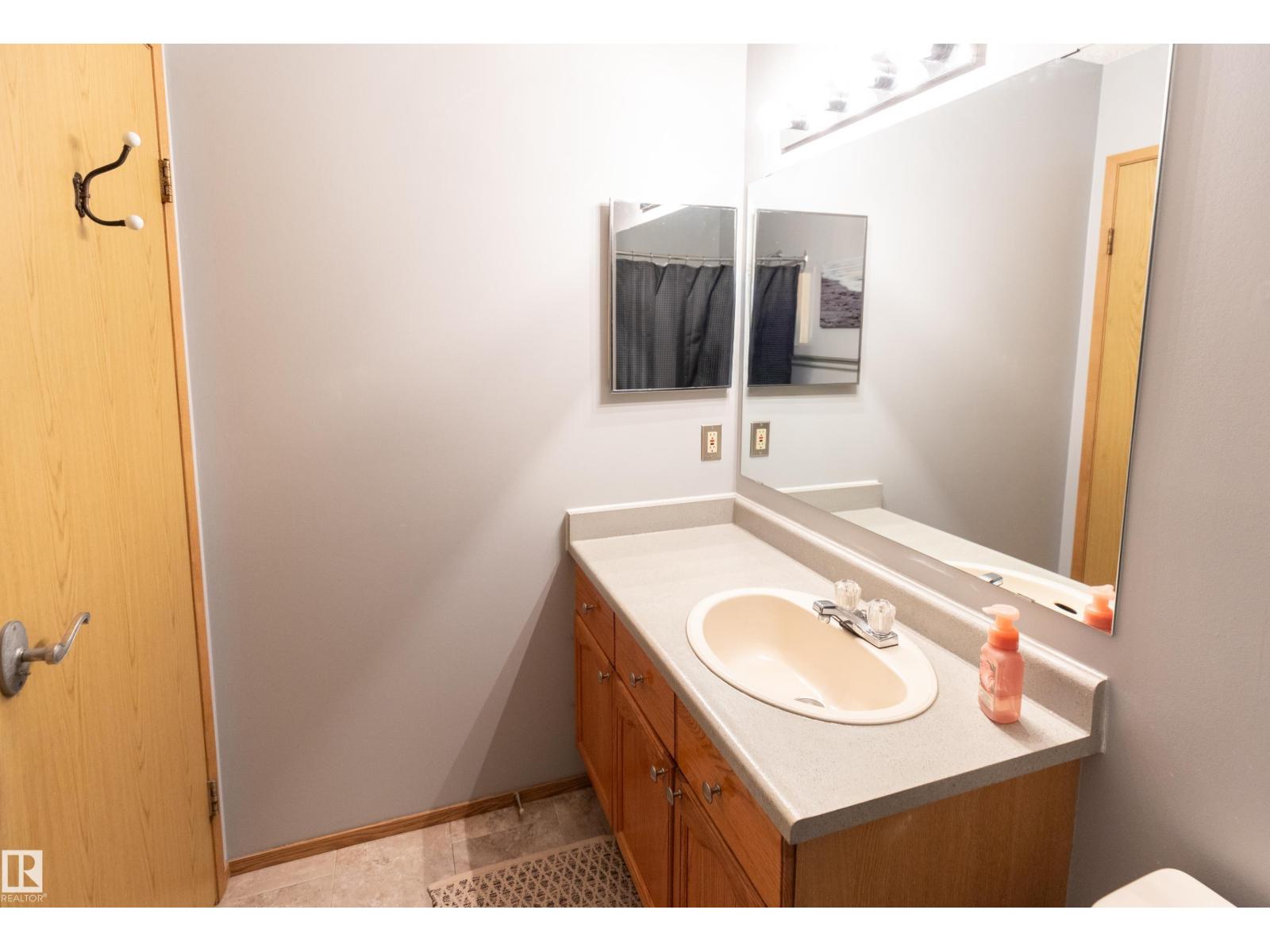 224 Kirkwood Av Nw, Edmonton, Alberta  T6L 5A8 - Photo 20 - E4457439