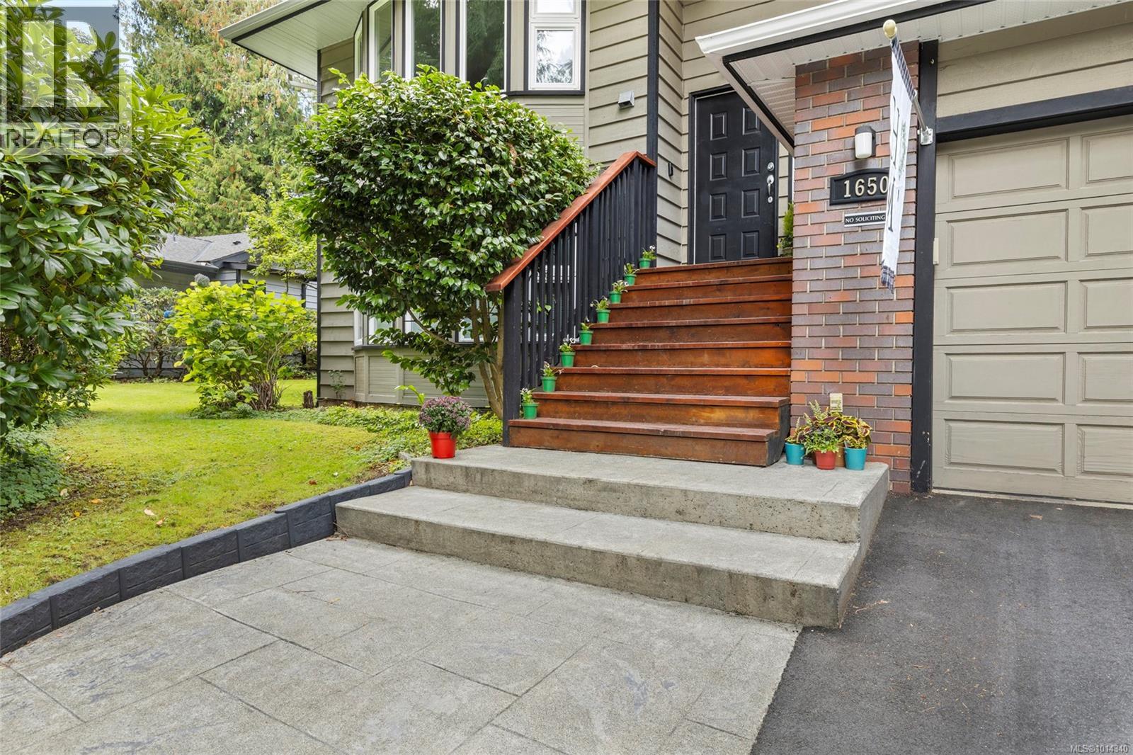 Property at 1650 Stuart Park Terr image 4