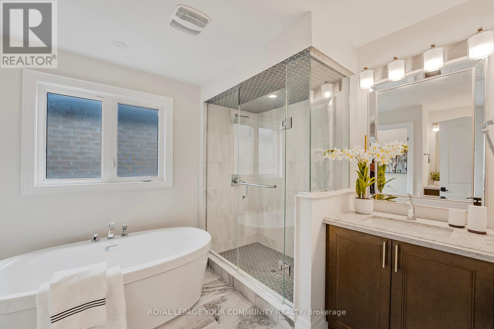 93 Velia Court, Vaughan, Ontario  L4H 4S5 - Photo 42 - N12416385