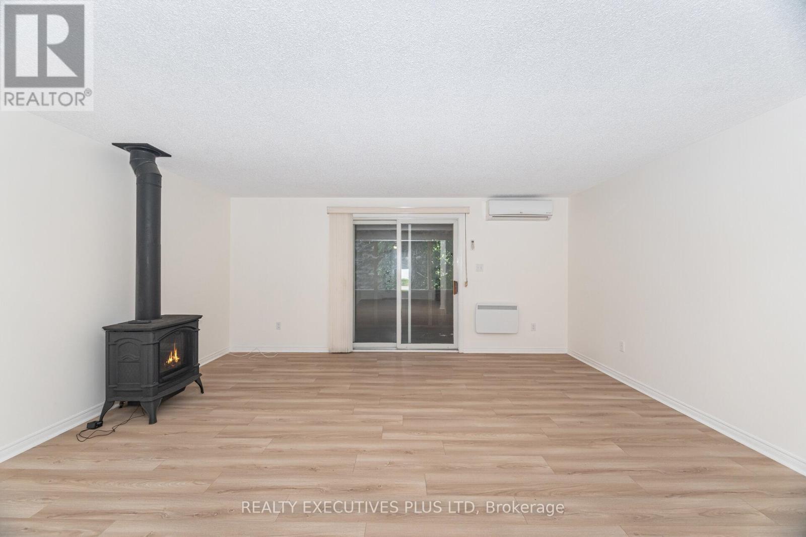 3 Hickory Court, New Tecumseth, Ontario  L0G 1W0 - Photo 16 - N12416422