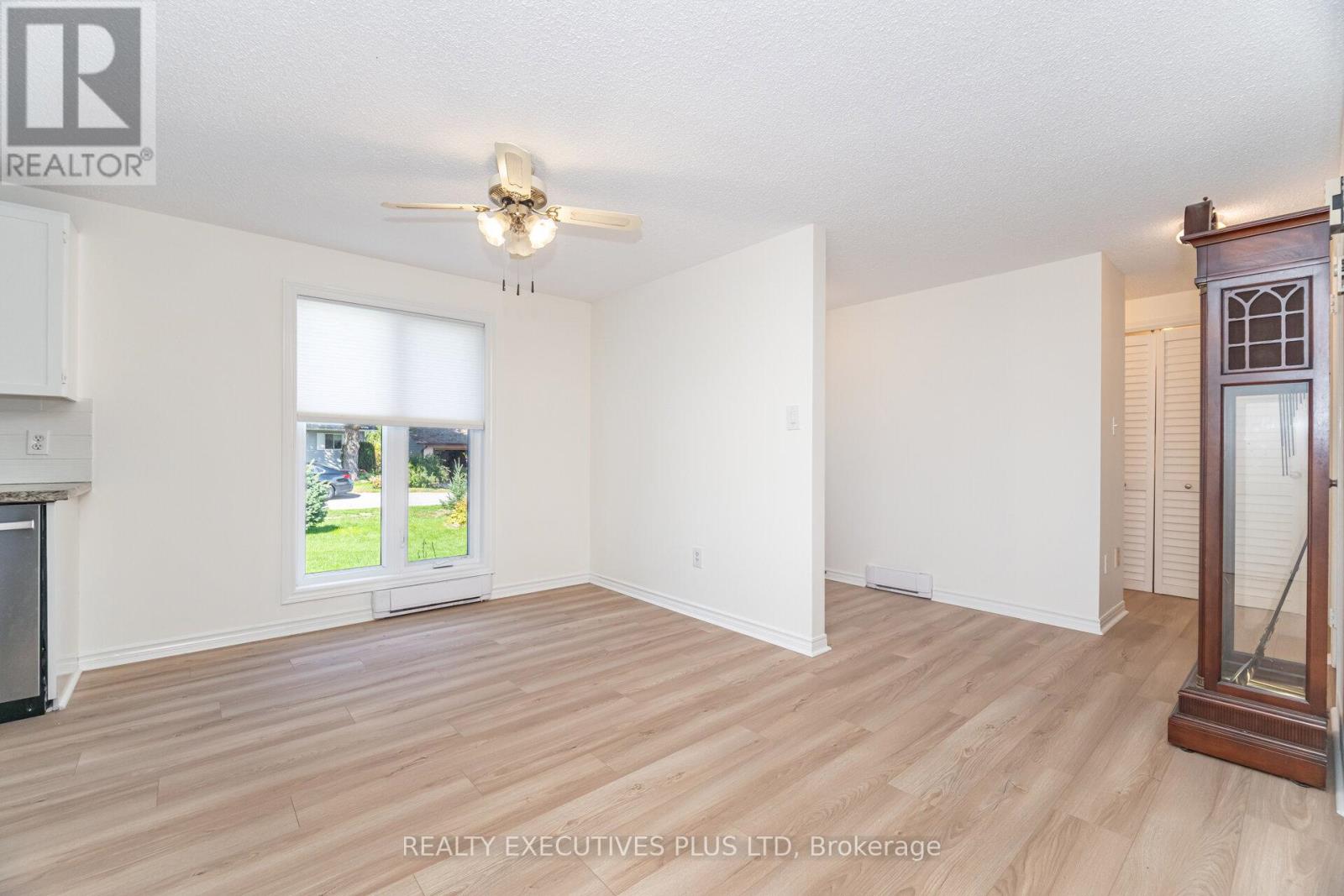 3 Hickory Court, New Tecumseth, Ontario  L0G 1W0 - Photo 9 - N12416422