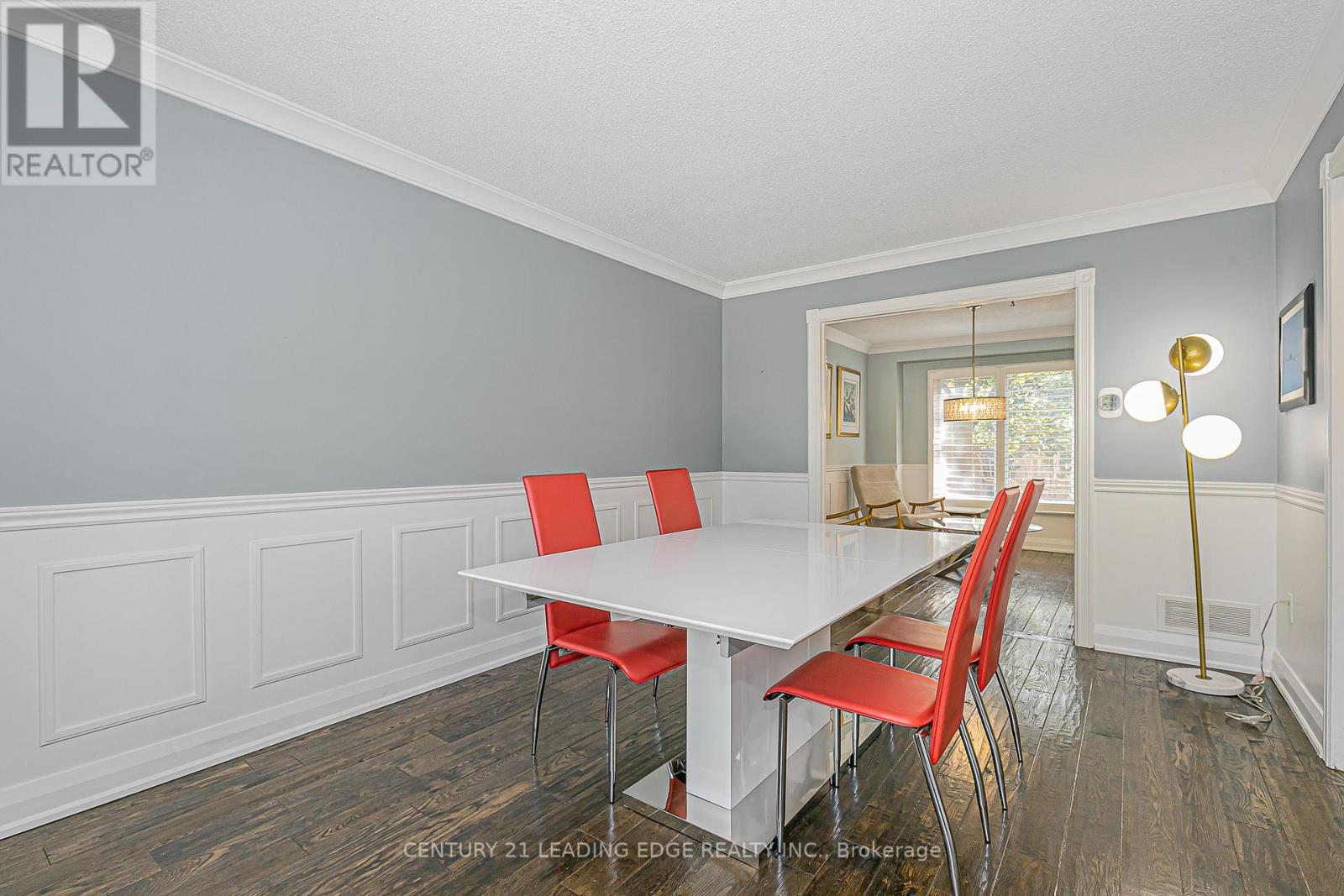 31 Twelve Oaks Drive, Aurora, Ontario  L4G 6J5 - Photo 10 - N12416452