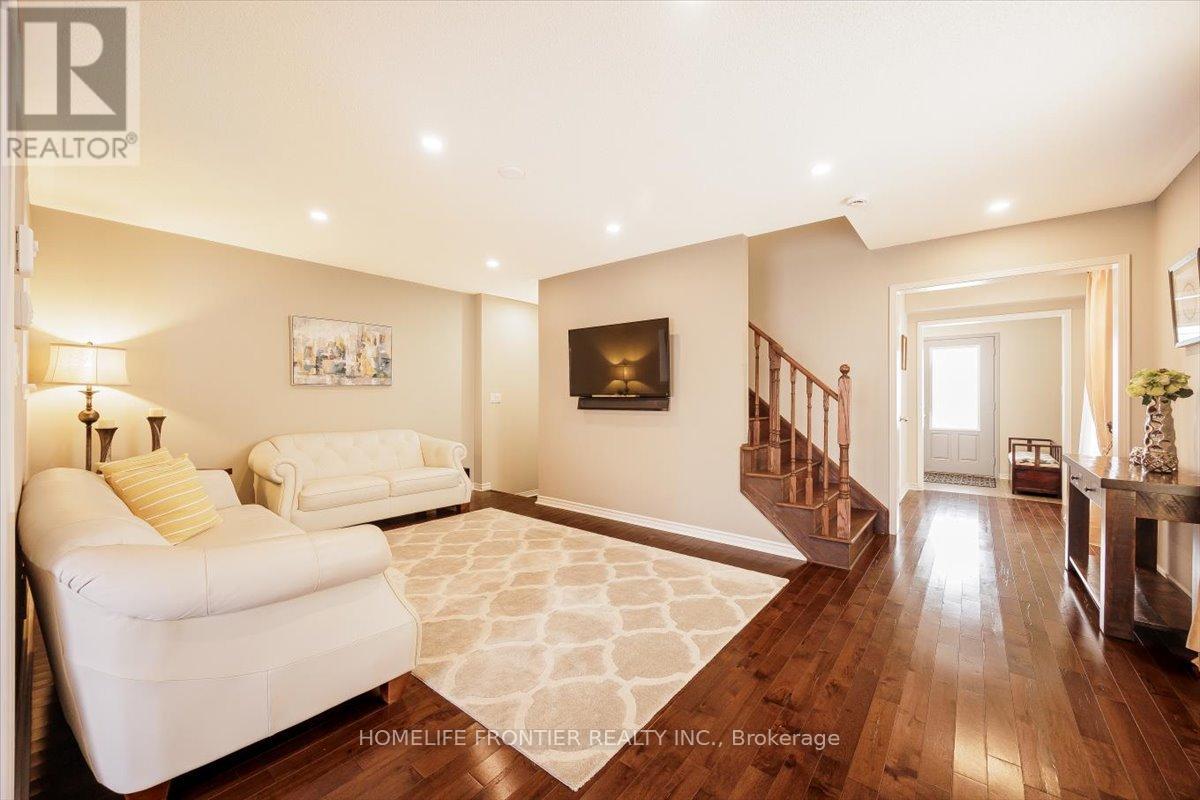371 Langford Boulevard, Bradford West Gwillimbury, Ontario  L3Z 0P7 - Photo 10 - N12416457