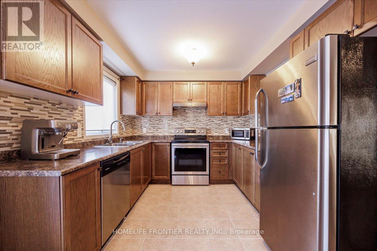 371 Langford Boulevard, Bradford West Gwillimbury, Ontario  L3Z 0P7 - Photo 12 - N12416457