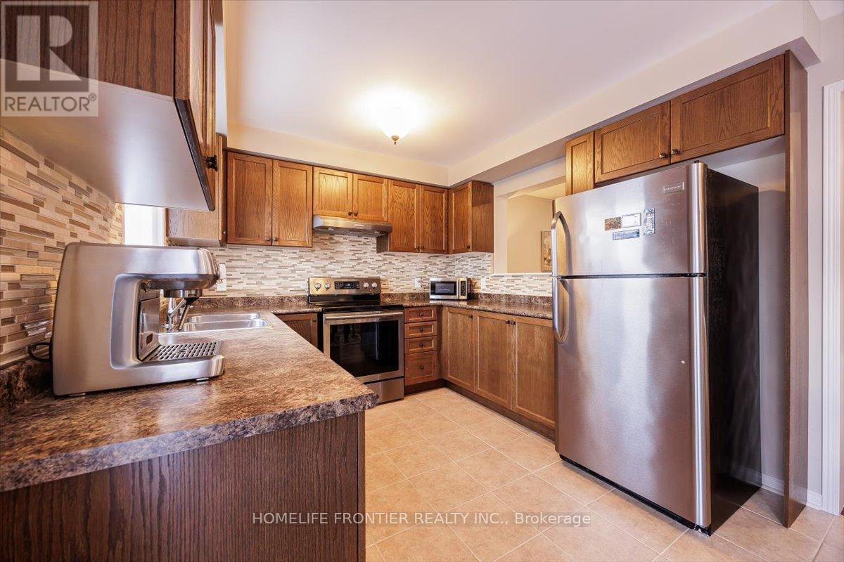 371 Langford Boulevard, Bradford West Gwillimbury, Ontario  L3Z 0P7 - Photo 13 - N12416457