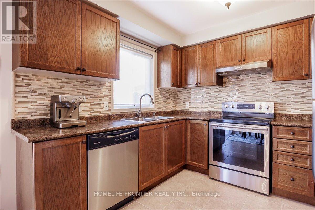 371 Langford Boulevard, Bradford West Gwillimbury, Ontario  L3Z 0P7 - Photo 14 - N12416457