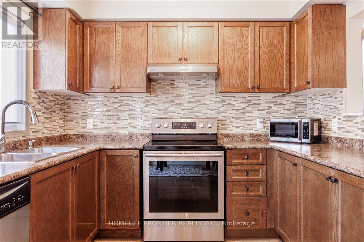371 Langford Boulevard, Bradford West Gwillimbury, Ontario  L3Z 0P7 - Photo 15 - N12416457