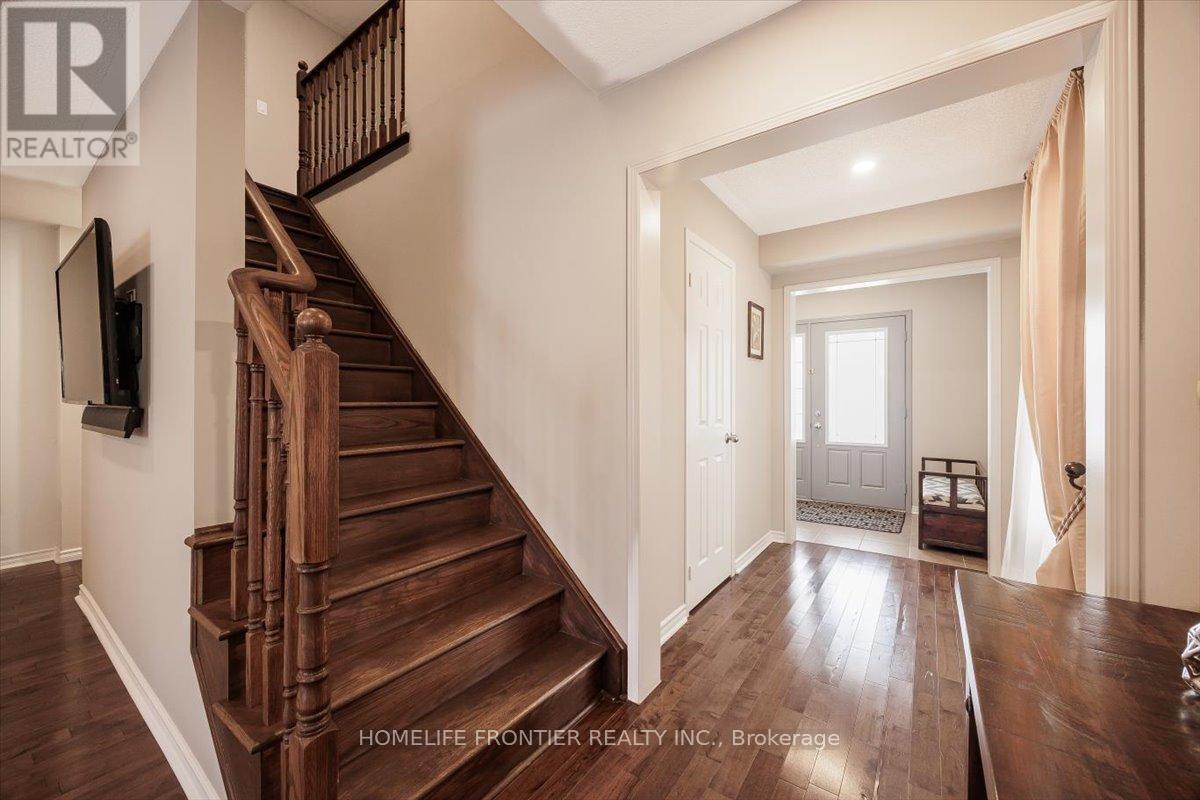 371 Langford Boulevard, Bradford West Gwillimbury, Ontario  L3Z 0P7 - Photo 17 - N12416457
