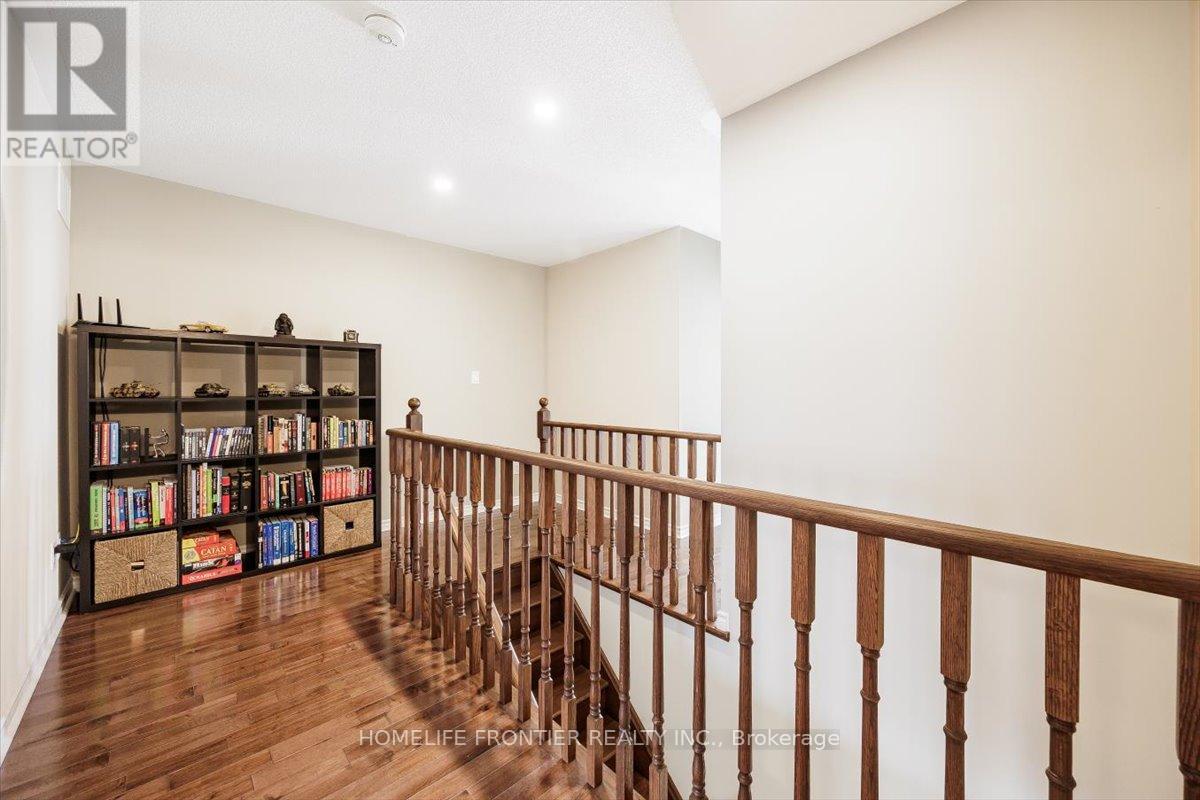 371 Langford Boulevard, Bradford West Gwillimbury, Ontario  L3Z 0P7 - Photo 25 - N12416457