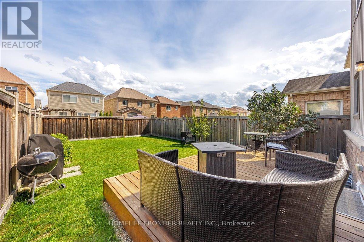 371 Langford Boulevard, Bradford West Gwillimbury, Ontario  L3Z 0P7 - Photo 26 - N12416457