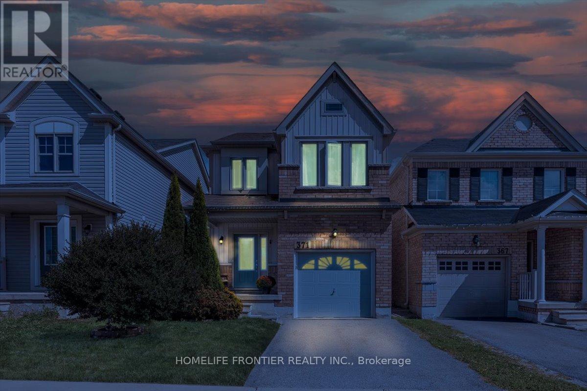 371 Langford Boulevard, Bradford West Gwillimbury, Ontario  L3Z 0P7 - Photo 3 - N12416457