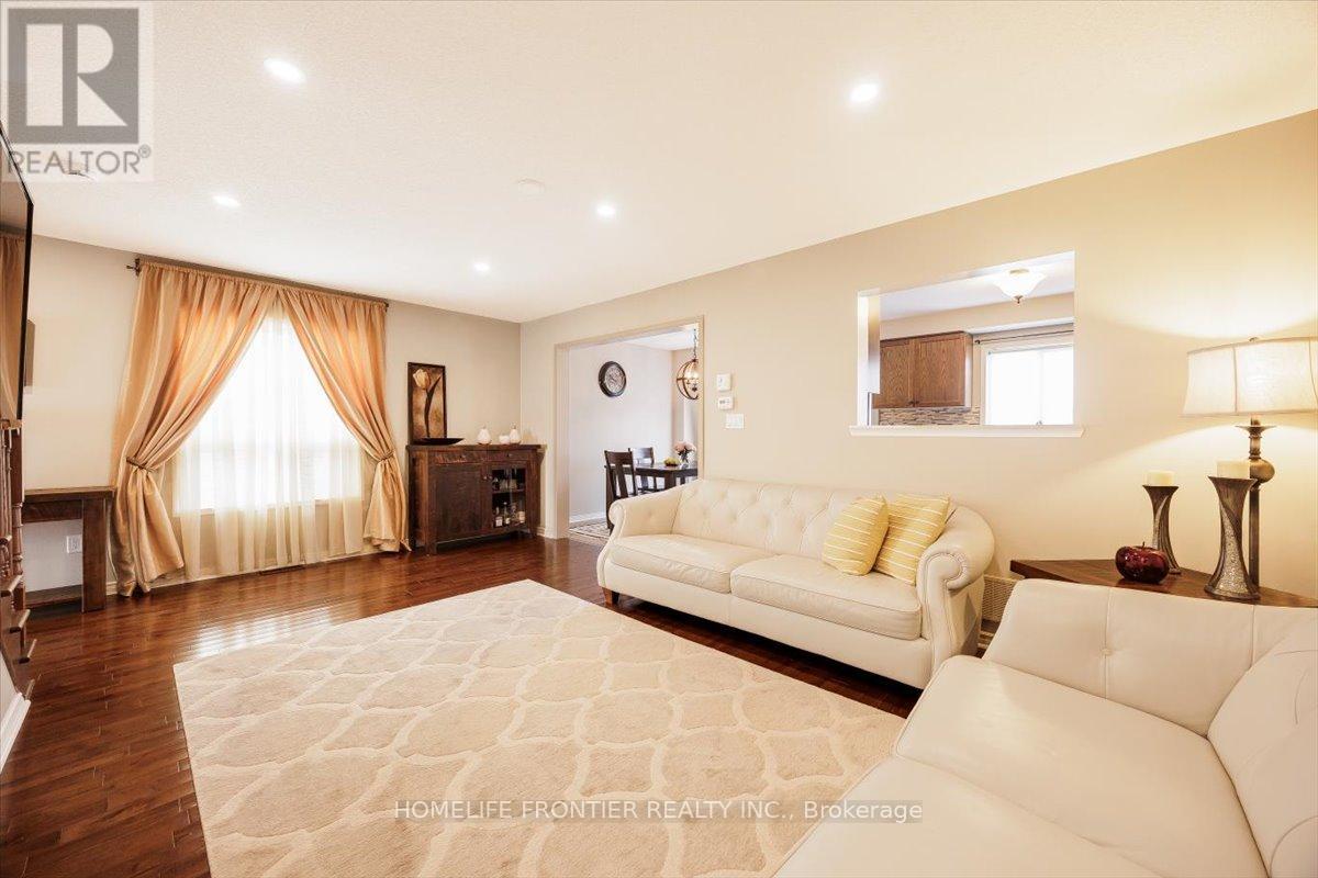 371 Langford Boulevard, Bradford West Gwillimbury, Ontario  L3Z 0P7 - Photo 7 - N12416457