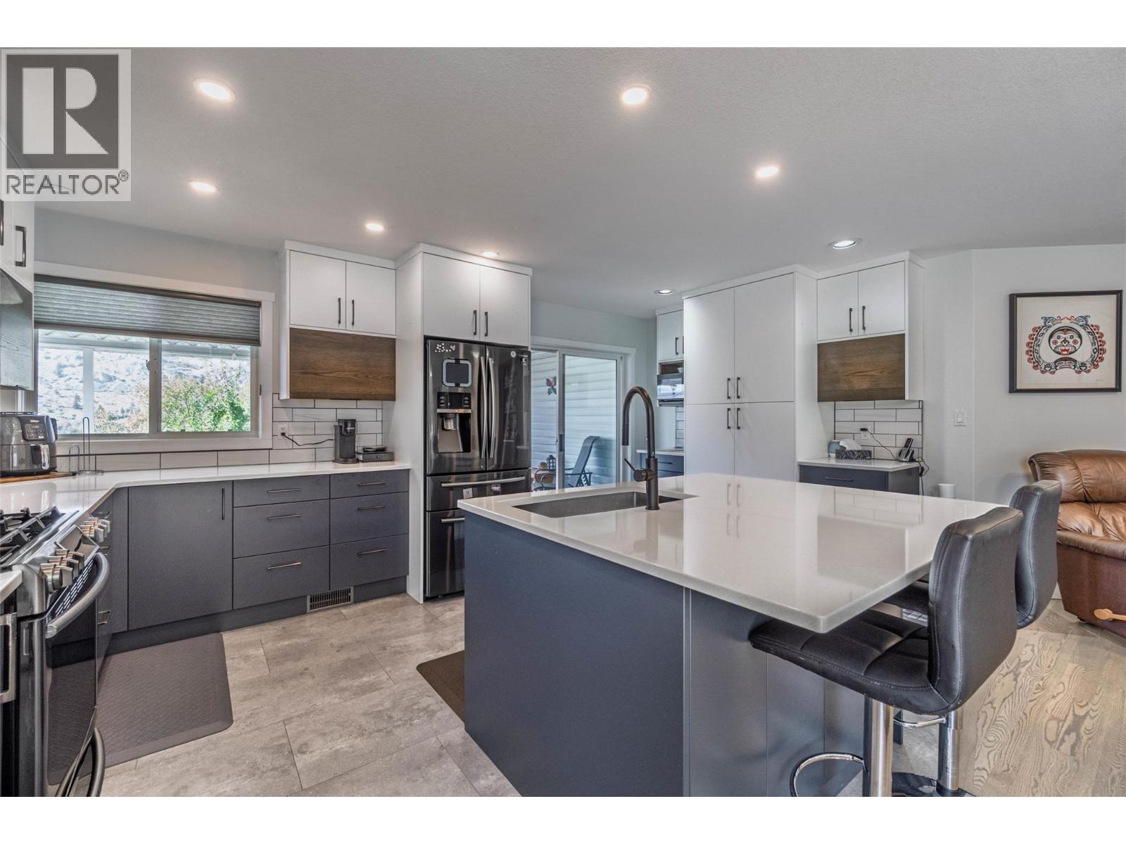 323 Riesling Place, Oliver, British Columbia  V0H 1T4 - Photo 4 - 10363355