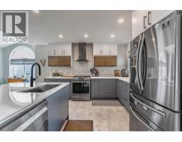 323 RIESLING Place, oliver, British Columbia