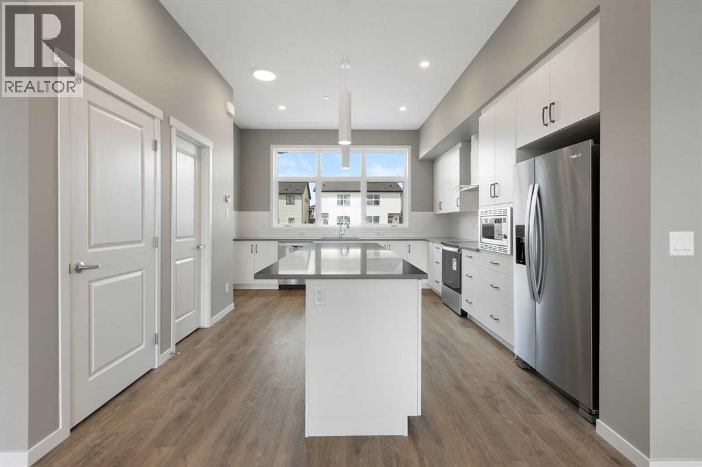 415 Hotchkiss Manor Se, Calgary, Alberta  T3S 0N3 - Photo 3 - A2258581