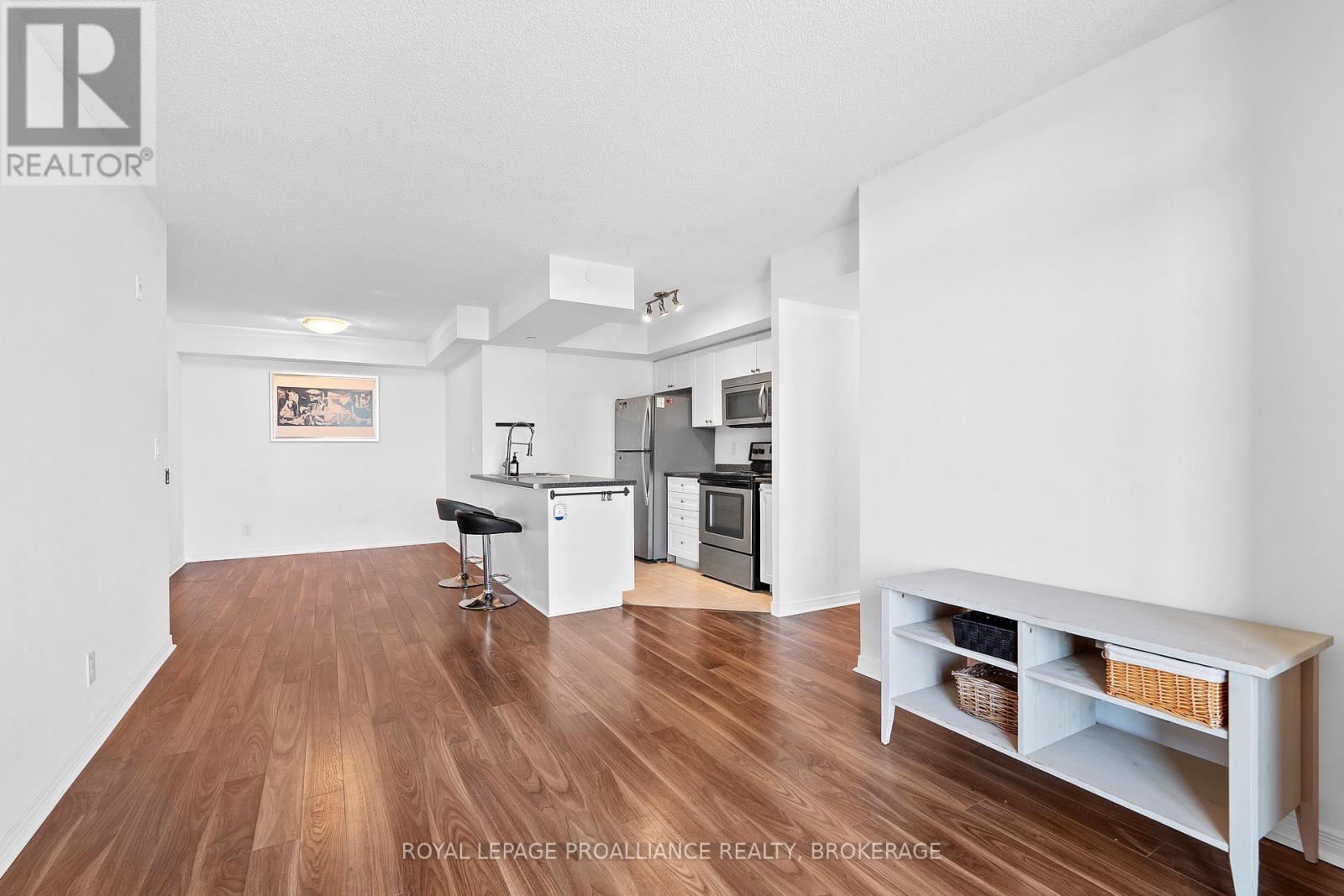 406 - 121 Queen Street, Kingston, Ontario  K7K 0G6 - Photo 10 - X12416489