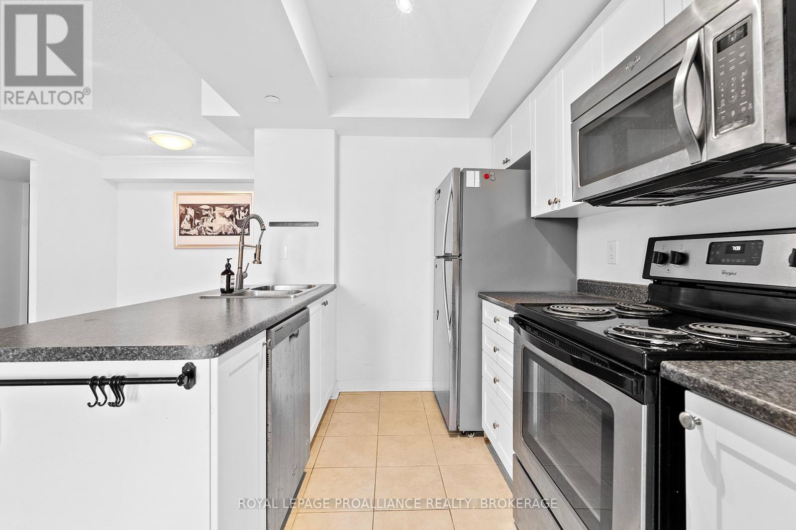 406 - 121 Queen Street, Kingston, Ontario  K7K 0G6 - Photo 14 - X12416489