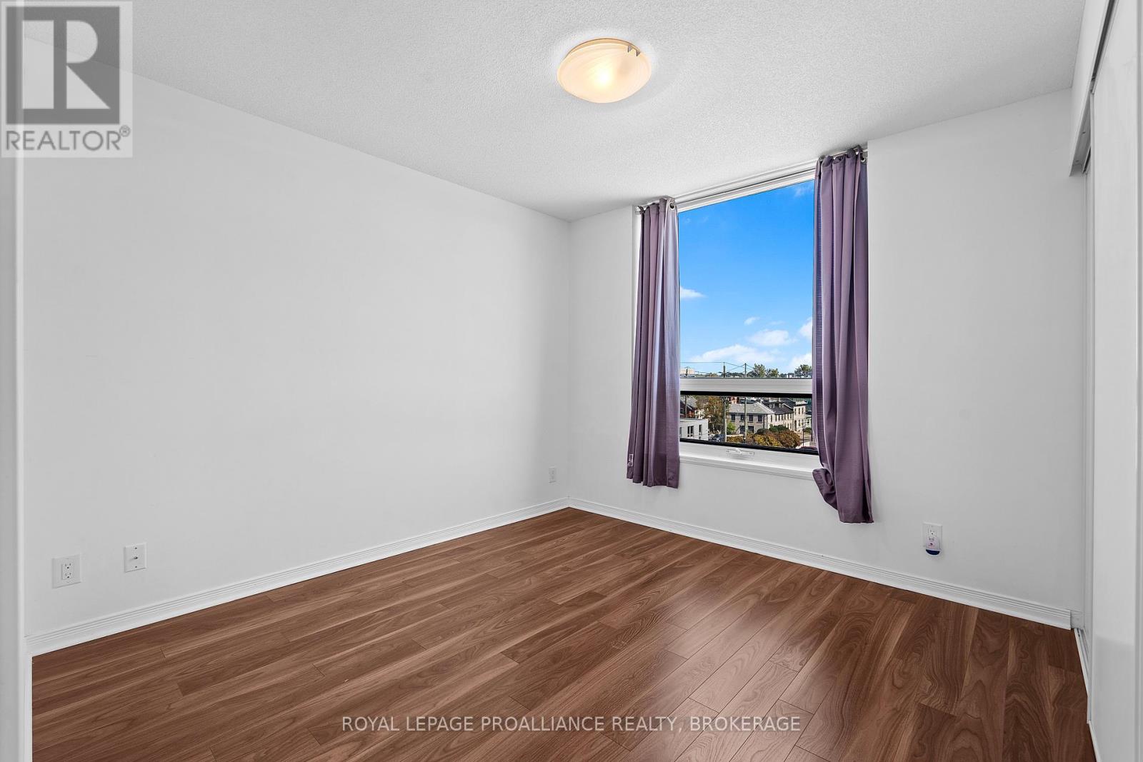 406 - 121 Queen Street, Kingston, Ontario  K7K 0G6 - Photo 16 - X12416489