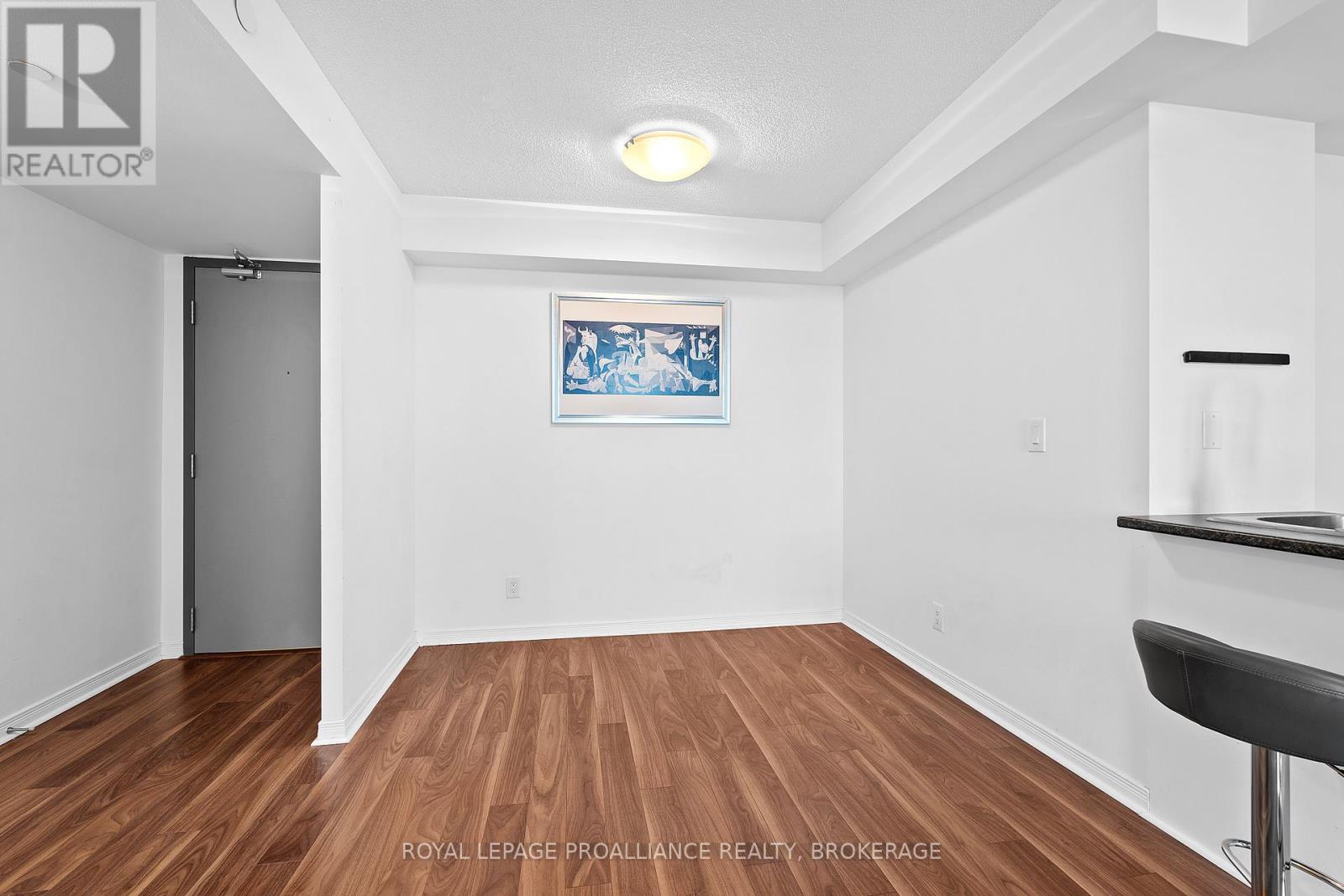 406 - 121 Queen Street, Kingston, Ontario  K7K 0G6 - Photo 6 - X12416489
