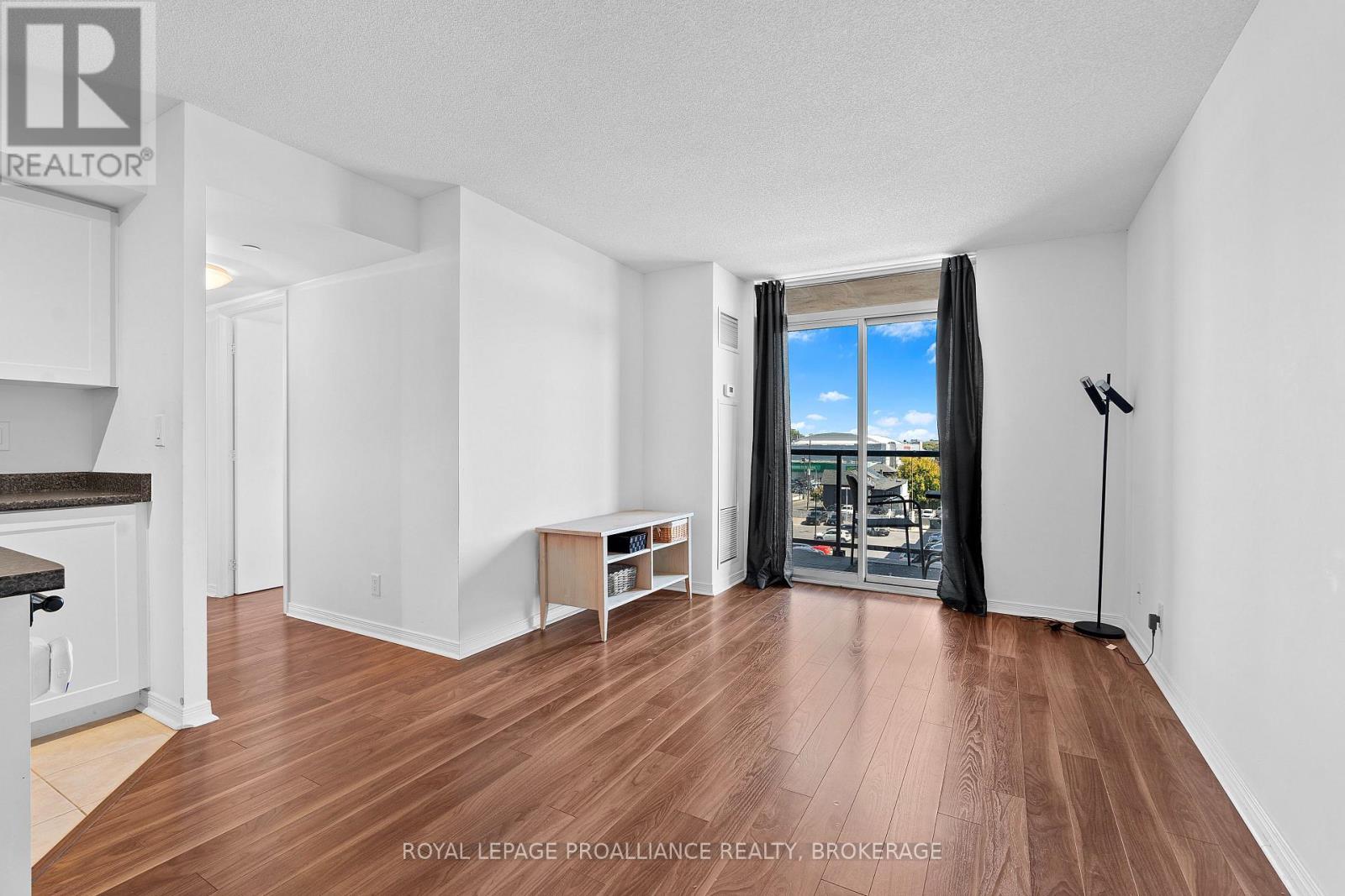 406 - 121 Queen Street, Kingston, Ontario  K7K 0G6 - Photo 7 - X12416489