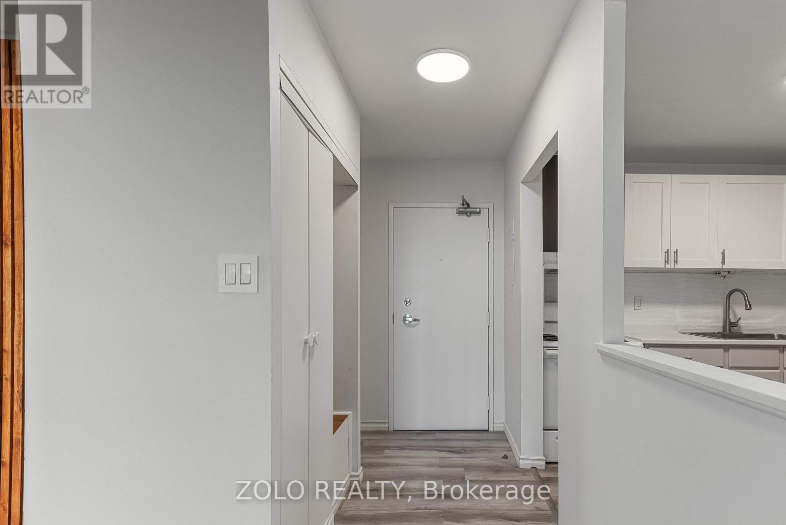 909 - 66 Greenview Drive, Kingston (Central City West), Ontario  K7M 7C5 - Photo 3 - X12416466