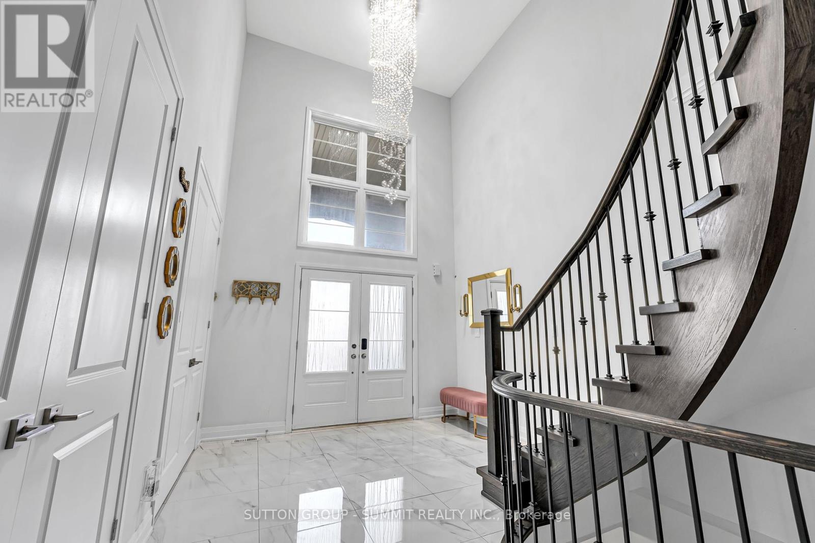 Property at 15 ROLLING ROCK WAY image 3