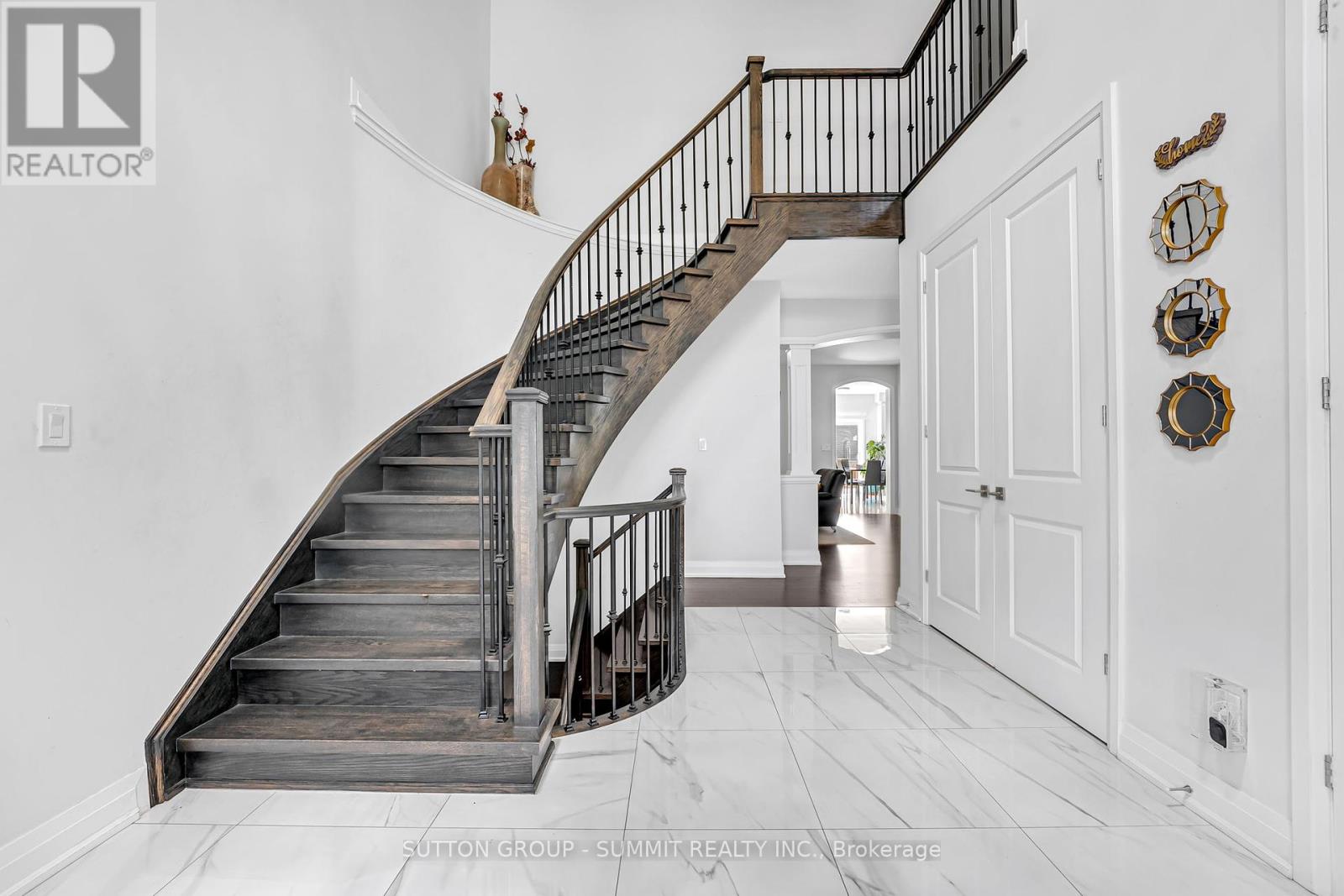 Property at 15 ROLLING ROCK WAY image 4