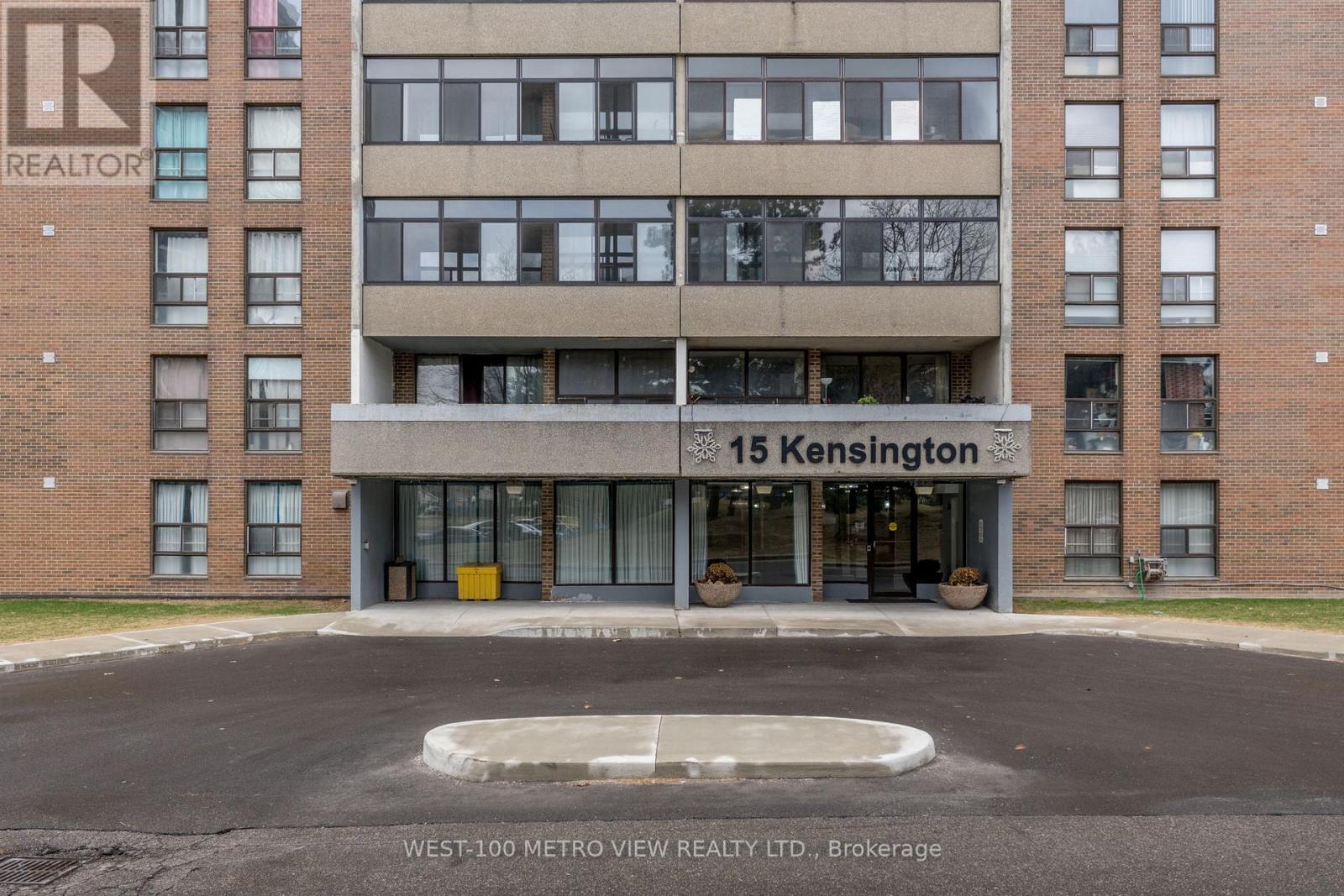 908 - 15 Kensington Road, Brampton, Ontario  L6T 3W2 - Photo 2 - W12416426