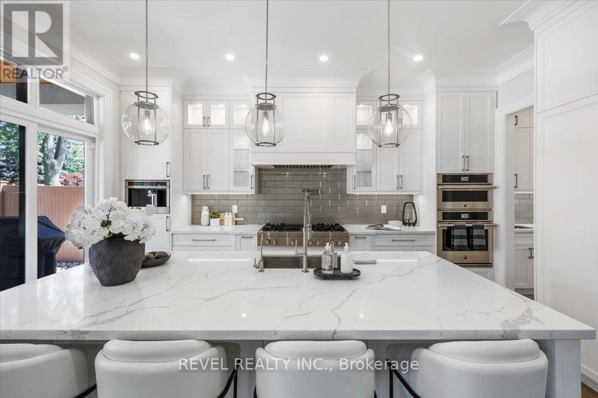 493 Brookside Drive, Oakville, Ontario  L6K 1R4 - Photo 6 - W12416428