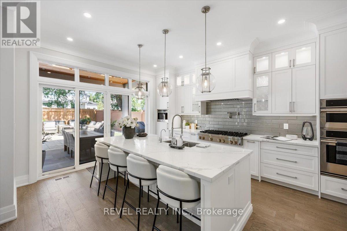 493 Brookside Drive, Oakville, Ontario  L6K 1R4 - Photo 8 - W12416428