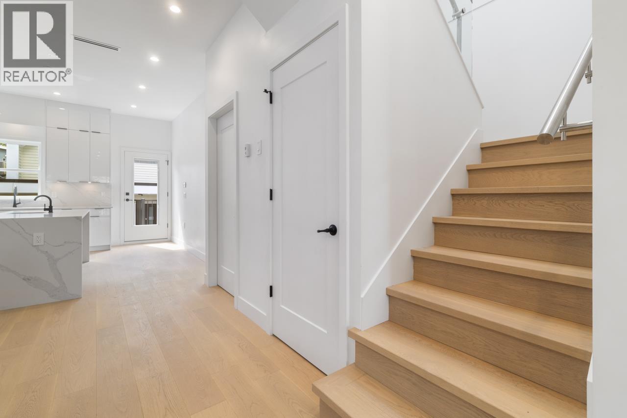 1 2022 E 4th Avenue, Vancouver, British Columbia  V5N 1K4 - Photo 17 - R3050225